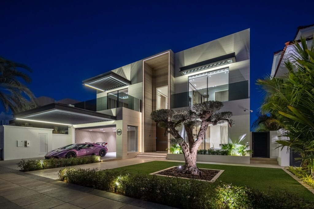 Mansions For Sale in Palm Jumeirah